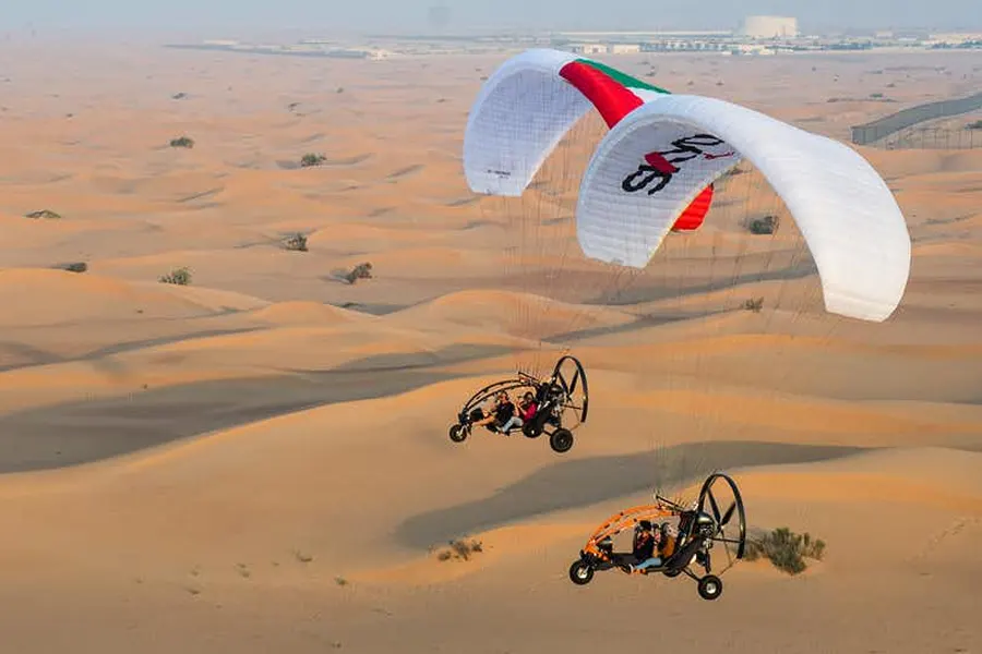 Paramotor Fly Round the Balloon